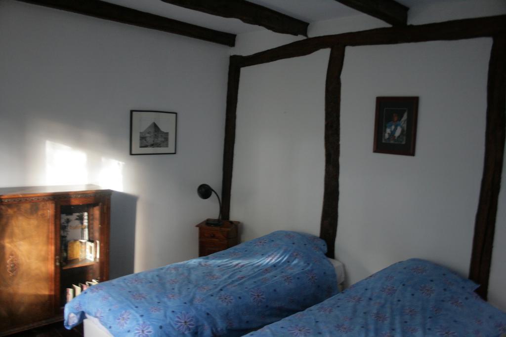 Saint-Germain-de-ConfolensLe Petit Mas D'Ile住宿加早餐旅馆 客房 照片